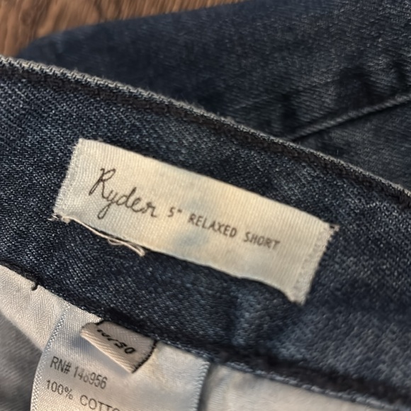 M1858 New York Distressed Denim Shorts size 10 (30) - Picture 8 of 9